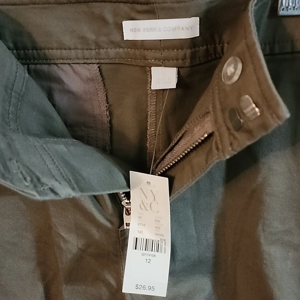 New York & Company Hampton 4” Khaki Shorts 12 - Picture 4 of 4